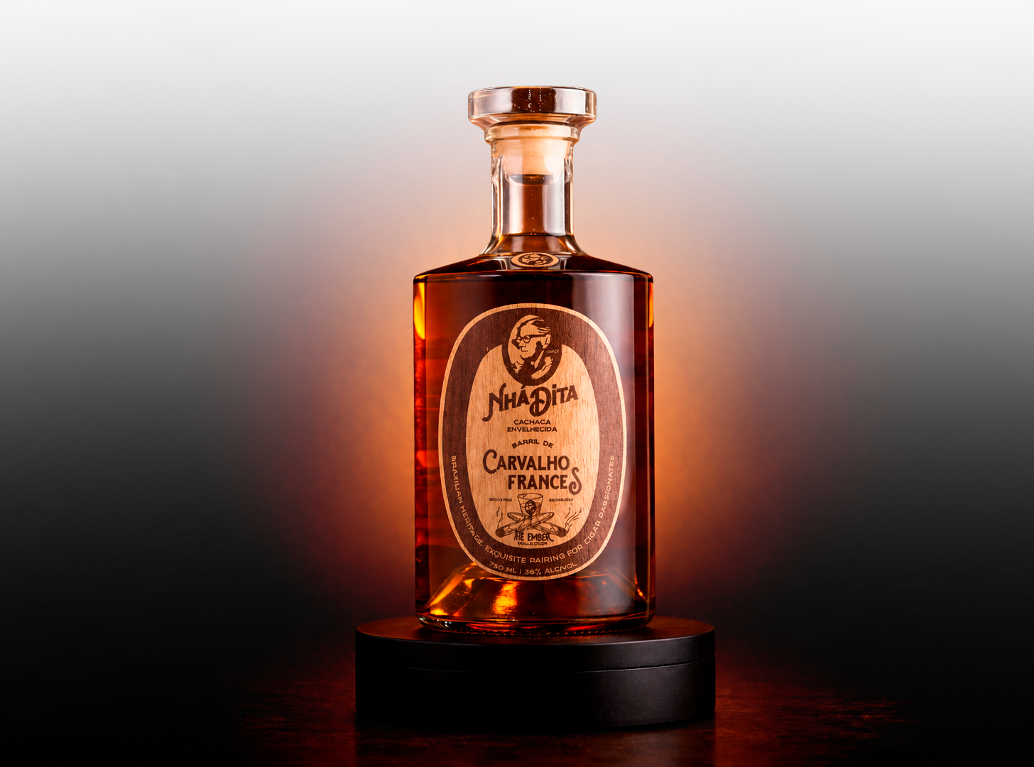 Garrafa 3D da Cachaça Nhá Dita Carvalho Francês Extra Premium